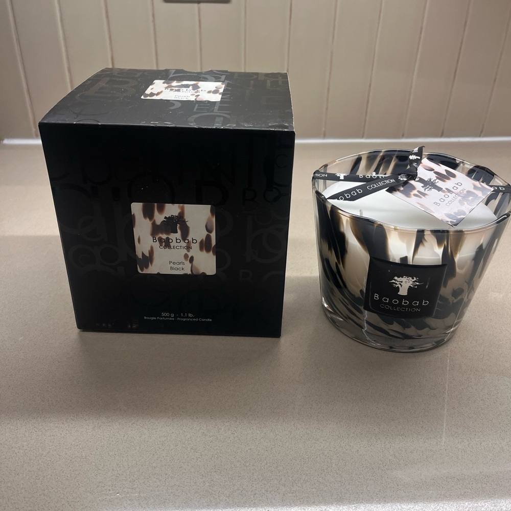 Baobab Collection Black and White Candle